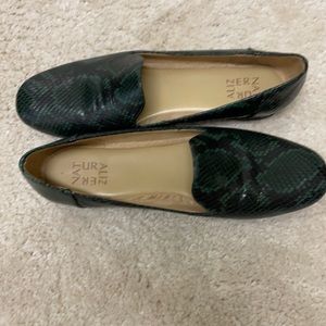 Snake skin pattern Naturalizer‘s loafer